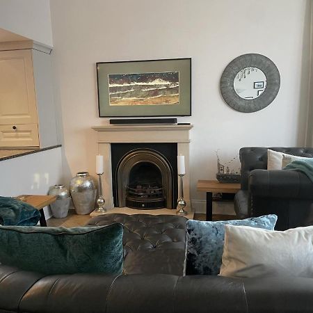 Stunning 2-Bed-2Bath Apt In Whitby With Parking Lejlighed Eksteriør billede