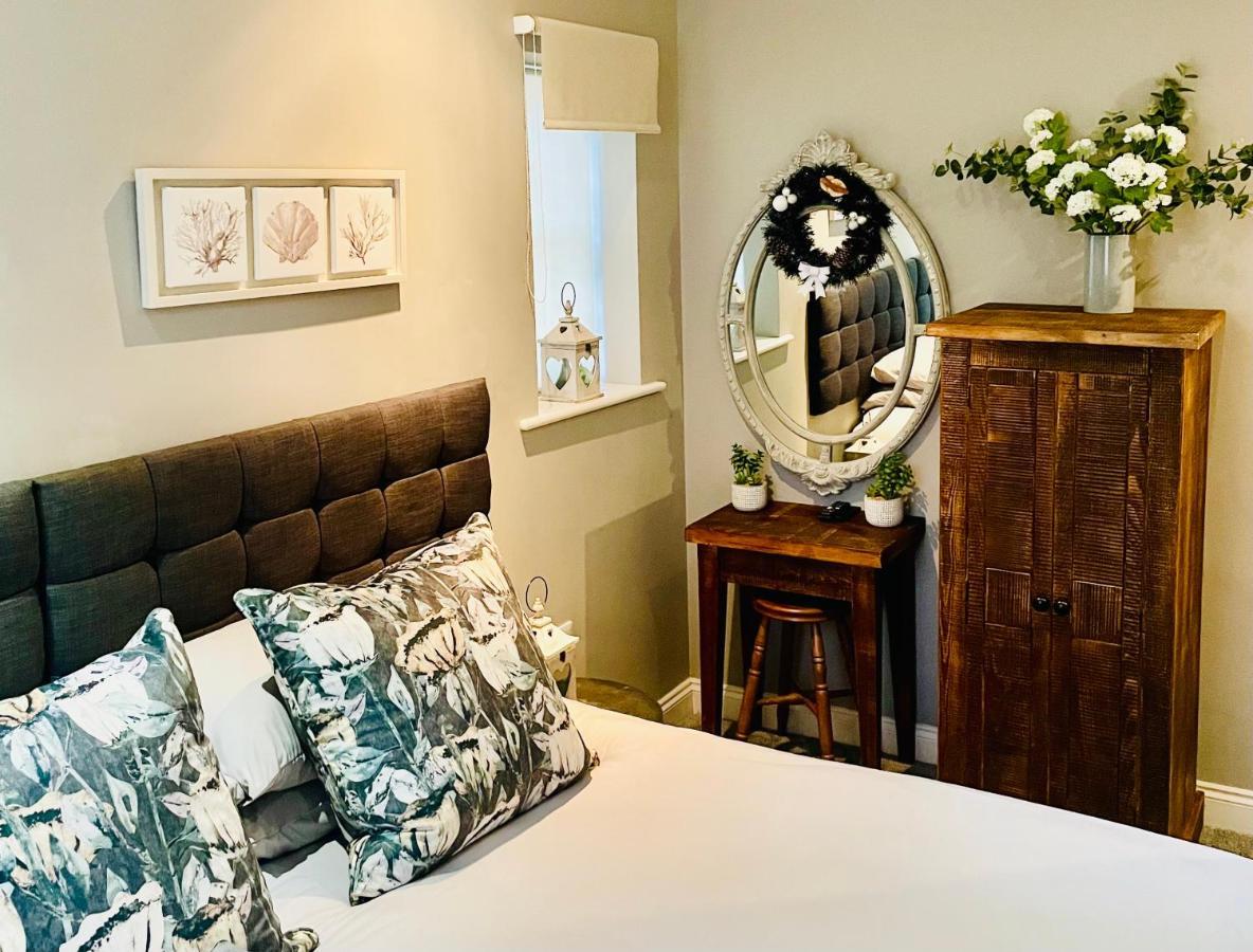 Stunning 2-Bed-2Bath Apt In Whitby With Parking Lejlighed Eksteriør billede