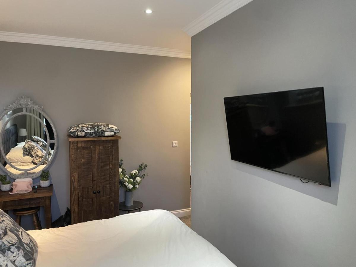 Stunning 2-Bed-2Bath Apt In Whitby With Parking Lejlighed Eksteriør billede